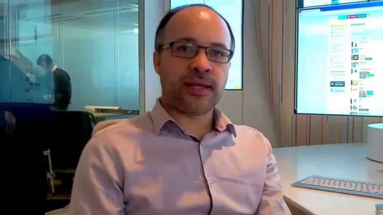 Le 6 septembre, Lionel Fumado a témoigné pour Orange dans le cadre des assises des médias sociaux qui se sont tenues au Napoléon à Paris [transparence : Lionel est dans mon équipe @orange].