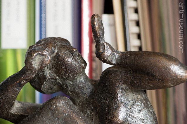Les détracteurs du Marketing aiment à rappeler que ses acteurs ont facilement tendance à se regarder dans le miroir et à dépenser sans compter. Le MRM (Marketing Ressource Management) est un outil de contrôle dont le but est de remettre de l'ordre dans la maison.