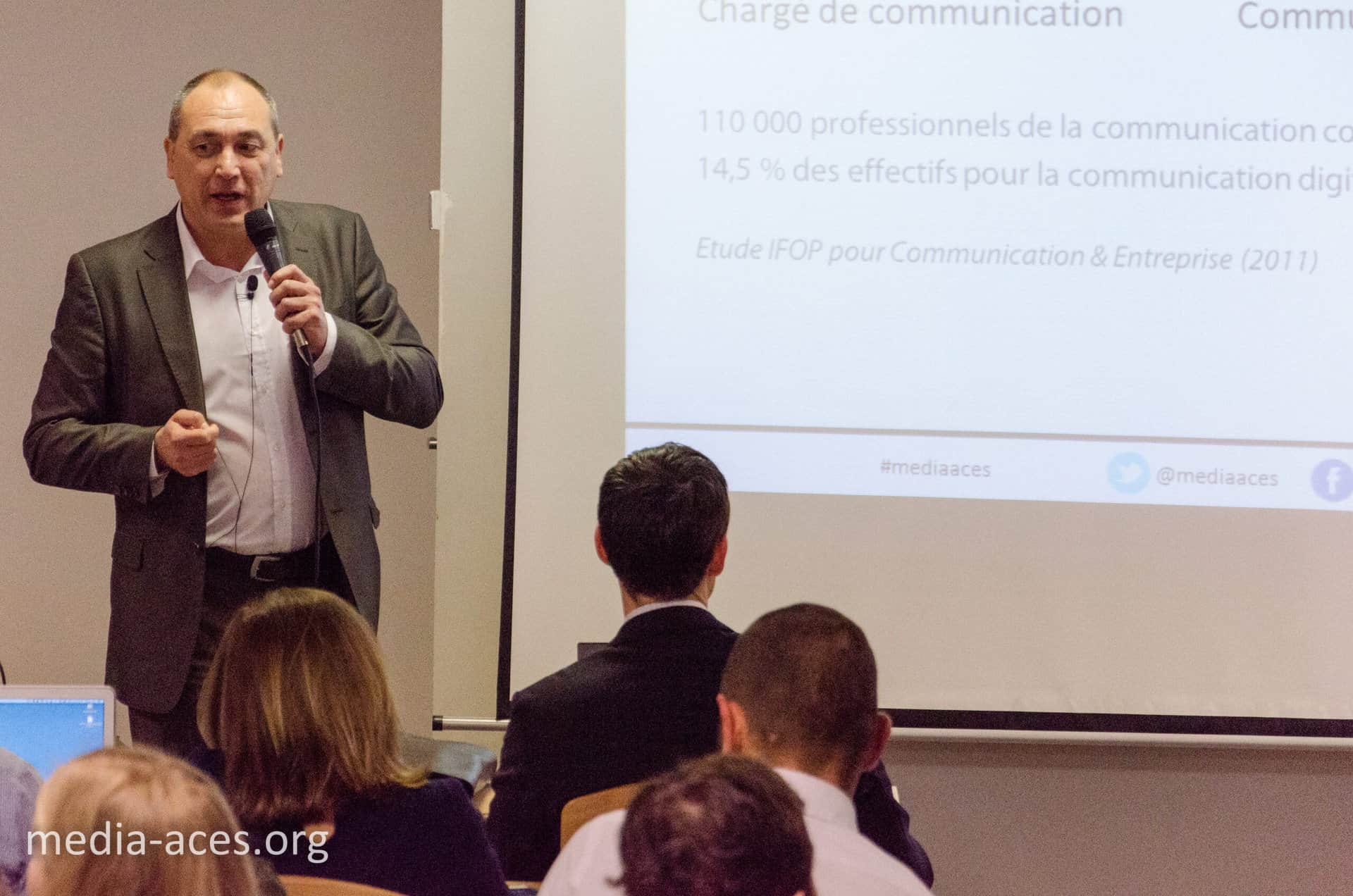 communication digitale exemple