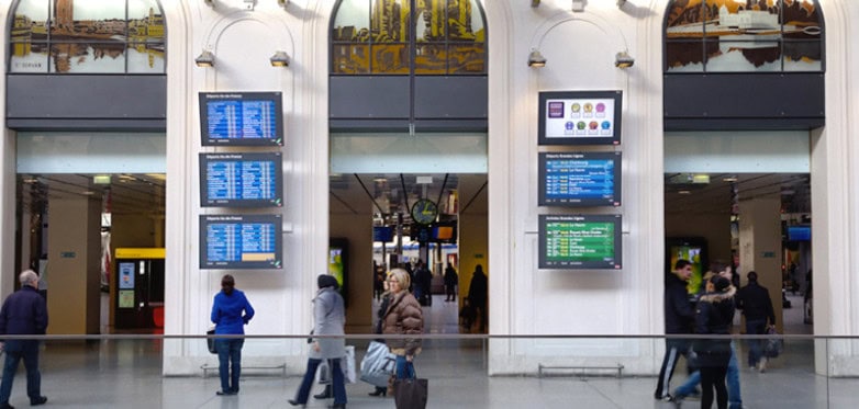 Un exemple d'affichage dynamique, utilisé par la SNCF pour informer ses clients, gare St Lazare.