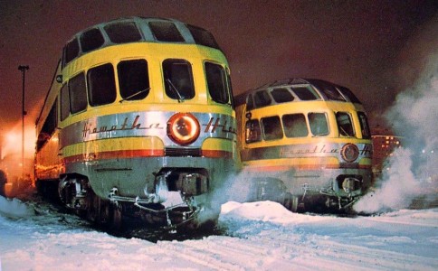 Skytop_Hiawatha_trains_Chicago_Milwaukee_and_St_Paul_Railroad